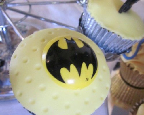 batman_sign_cup_cakes