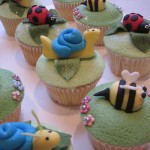 bee_cup_cakes