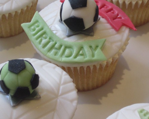 birthday_football_cup_cakes