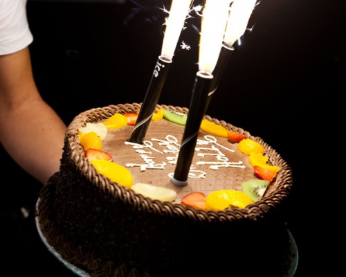 ice_fountains_birthday_cake_decorations_sparkler_candle