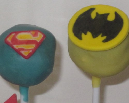 superman_and_batman_cake_pops