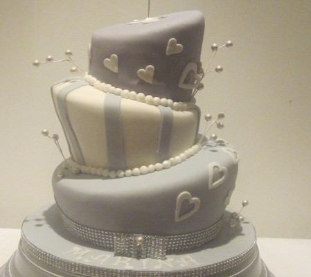 topsy_turvy_50th_birthday_cake